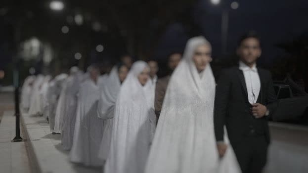 ۱۱۴ زوج گلستانی زندگی مشترک را آغاز می‌کنند