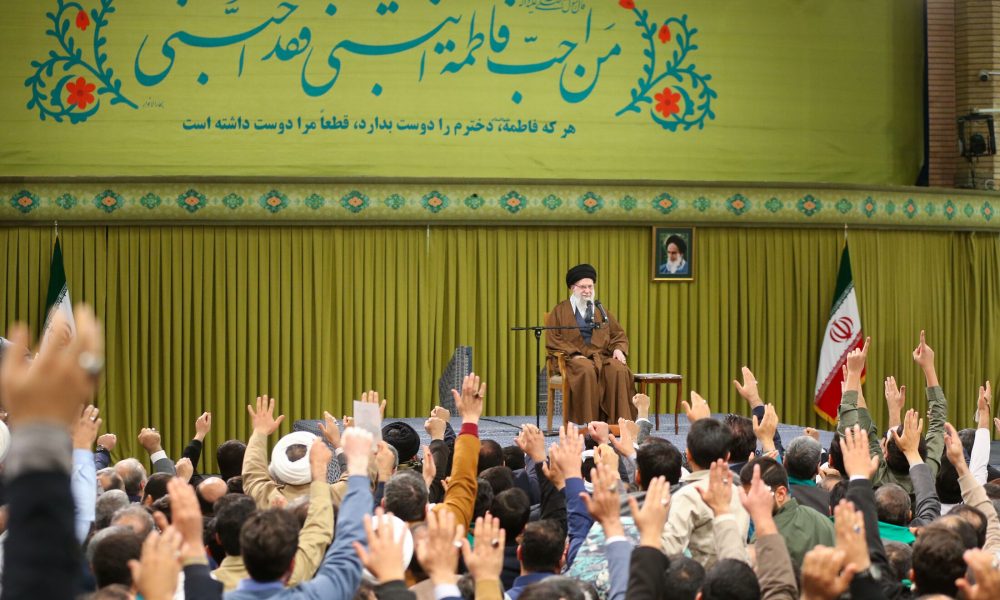 در میدان تبلیغات، آرایش جنگی بگیرید