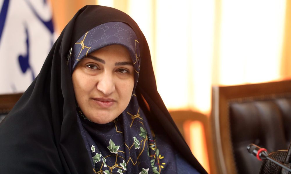 بانوان متخصص با ورود به عرصه شوراها، بن‌بست‌های مدیریتی را حل کنند